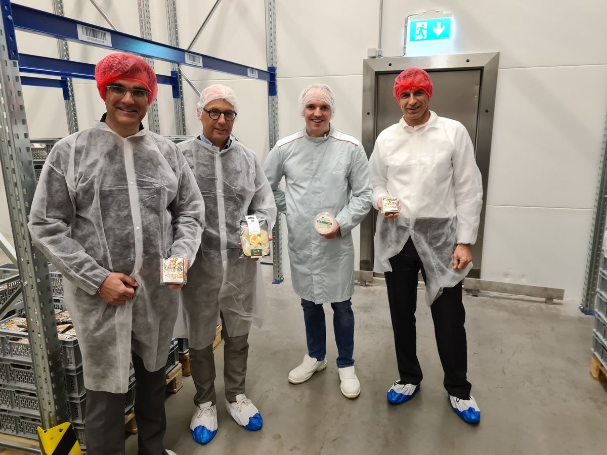 Regierungspräsident Marcus Caduff zu Besuch bei der Hilcona Taste Factory in Landquart